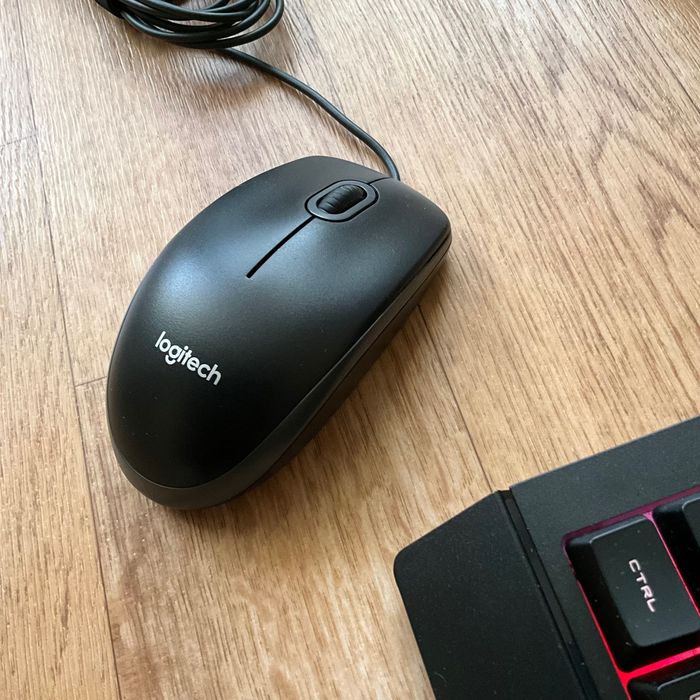 Компьютер i5/8GB/500GB/1GB + клавиатура, мышка, геймпад