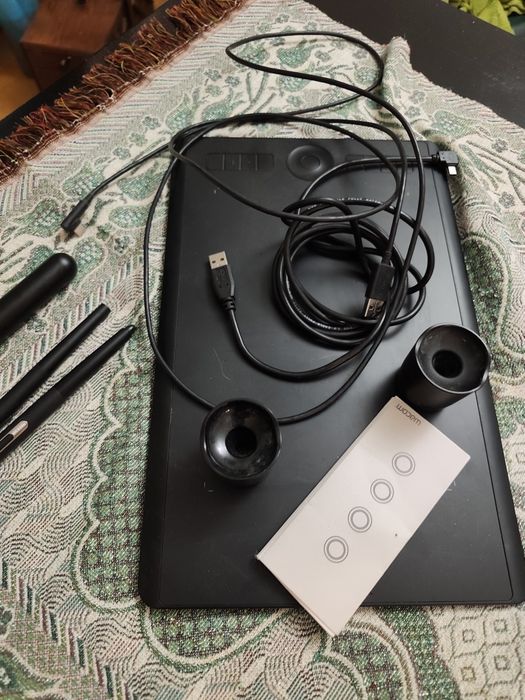 Tablet Wacom dwa piórka