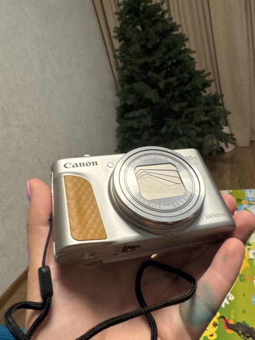 Компактный фотоаппарат Canon PowerShot SX740 HS Silver