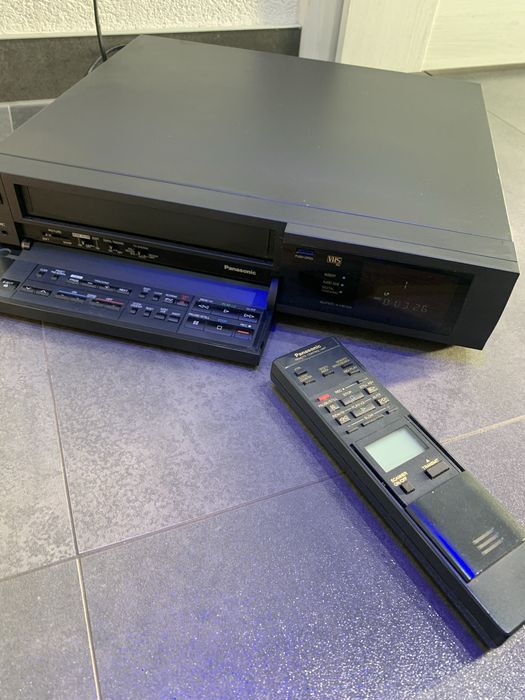 Wideo Panasonic pełen komplet stan idealny pilot dokumenty