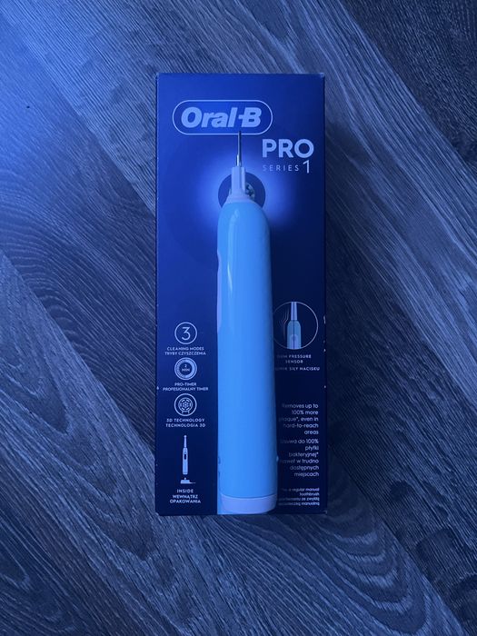 Електрична зубна щітка Oral-B Pro Series 1