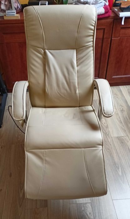Fotel masujący z podgrzewaniem