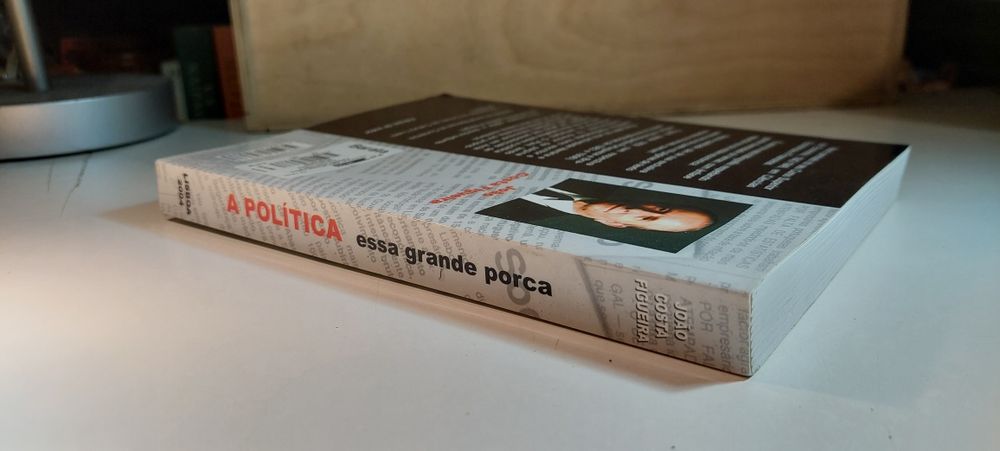 A Política, Essa Grande Porca - João Costa Figueira (2004)