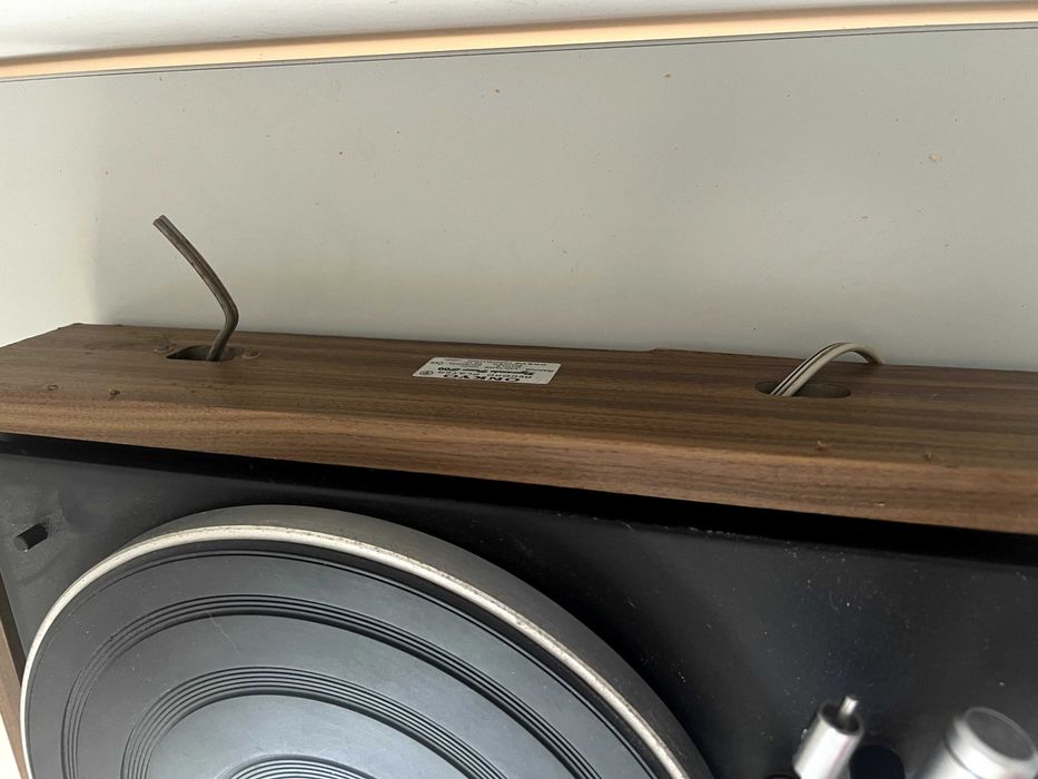 Gira-discos de vinil para reparar - Vinyl record player to repair