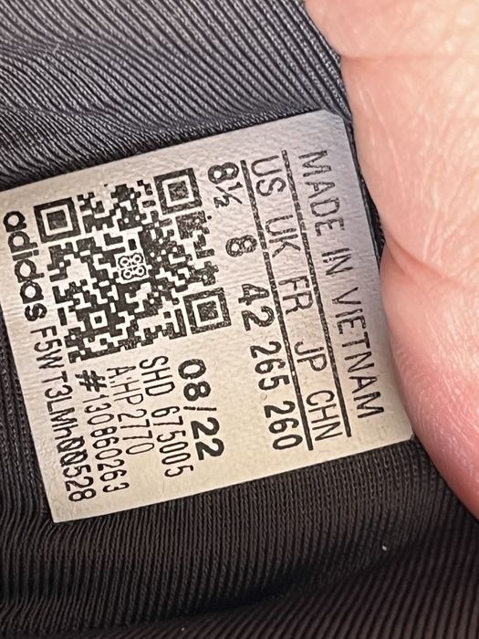 В ідеалі 41 розмір кросівки Adidas ZX22 оригінал