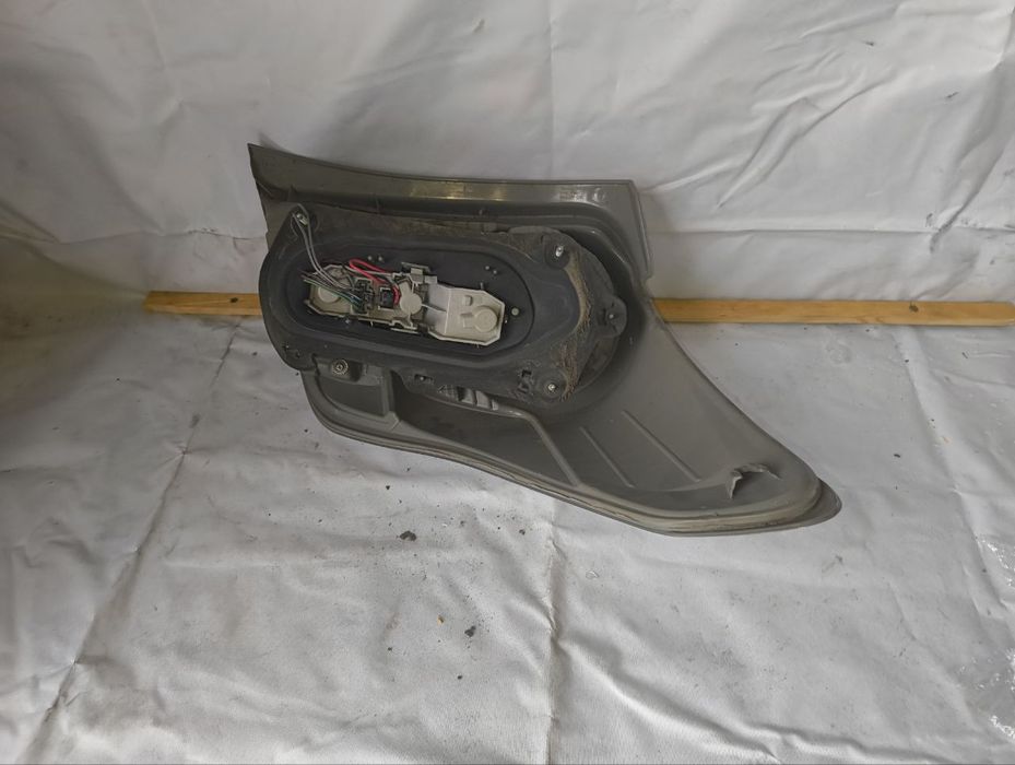 Задній  стоп Toyota verso