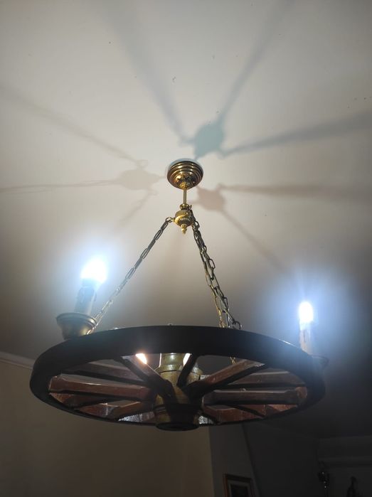 Candeeiros de roda rústicos