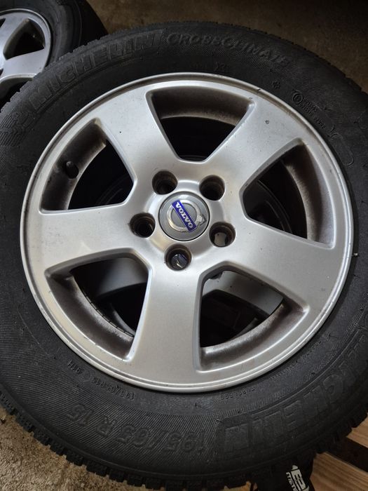 Jantes R15 e pneus para Volvo