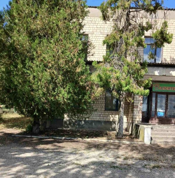 Будівля під комерцію або житло