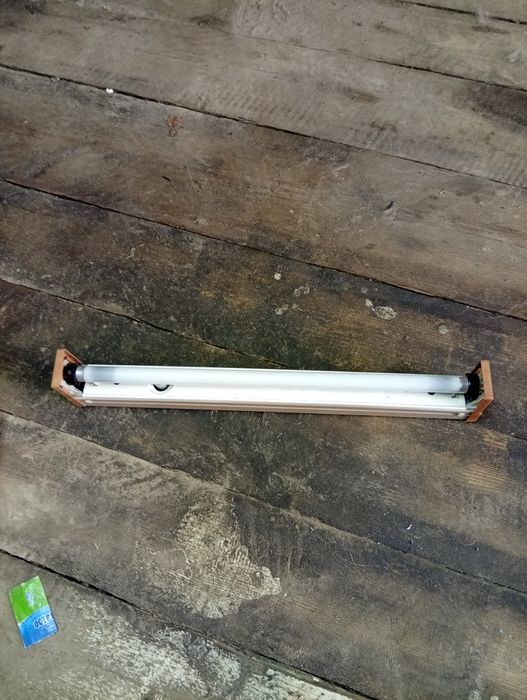 Лампа дневного света 2 штуки