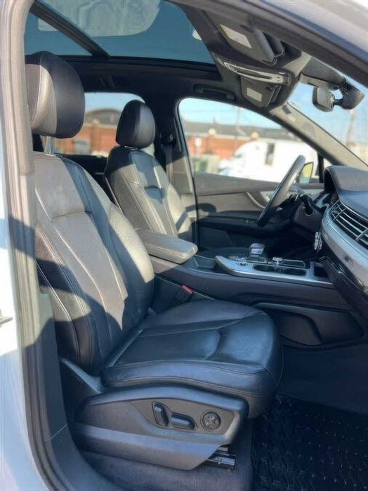 Audi Q7 45 TFSI quattro Premium Plus      2019