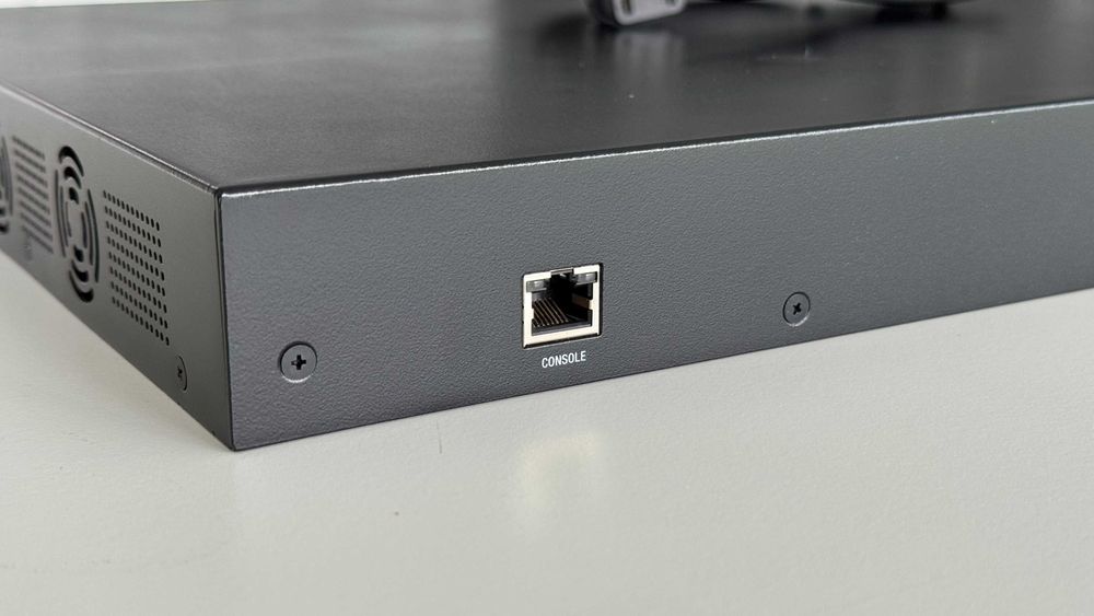Switch Ubiquiti (ES-48-500W) - 48 portas Gigabit