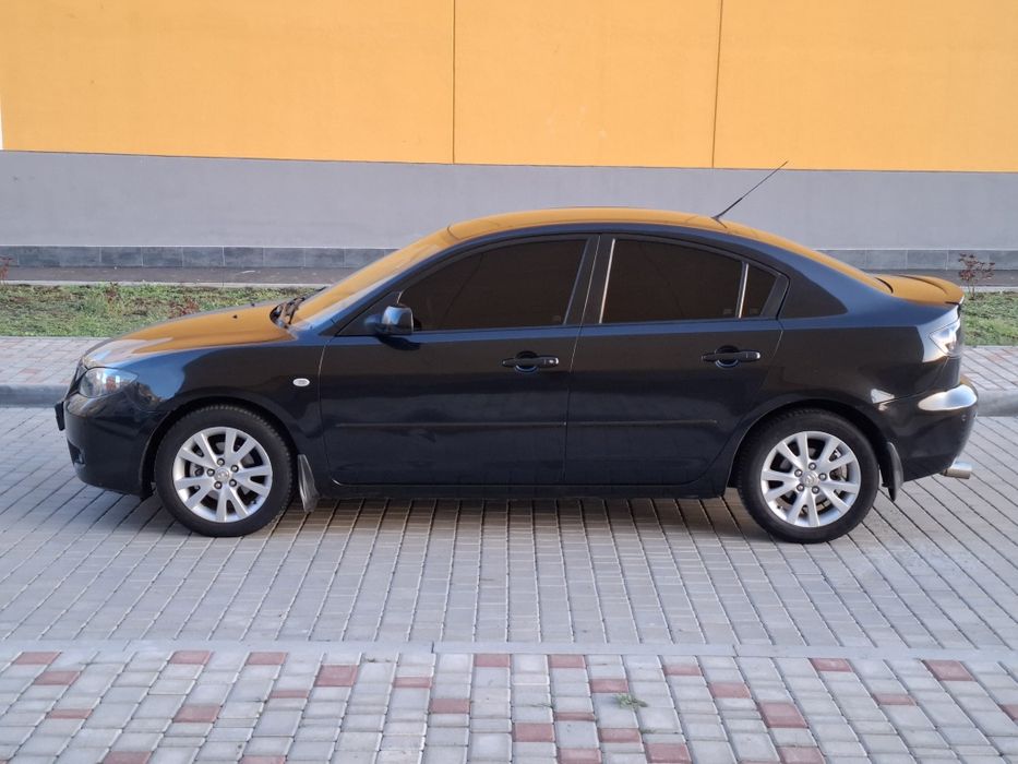 Мазда 3  MAZDA 3 автомат