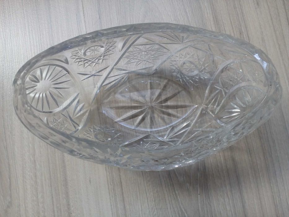 Kryształowa misa salaterka w kształcie "łódki"