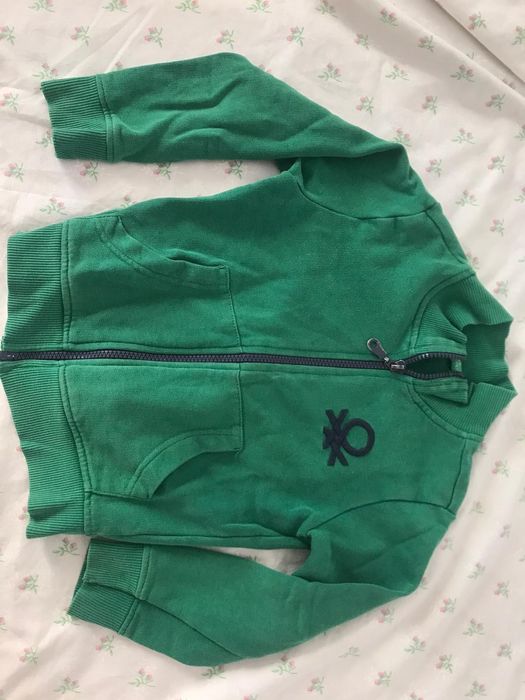 Camisola verde Benetton para meninos com 4 ou 5 anos