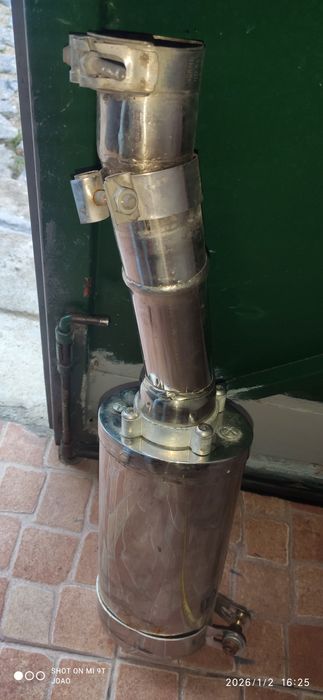 Escape moto  HIGH -TES. Jac motors.
Muito bom estado.
Som espetacular.