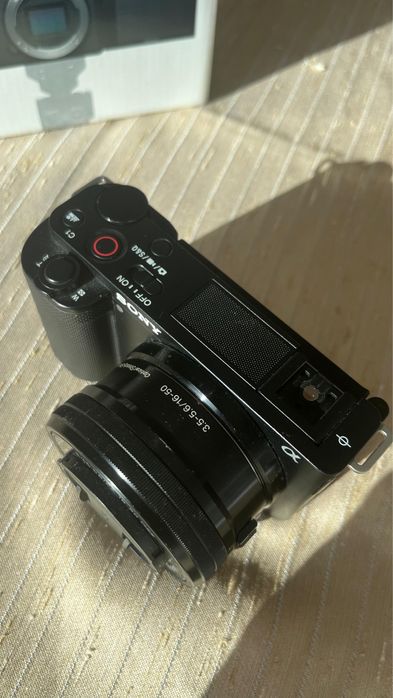 Máquina Sony ZV-E10