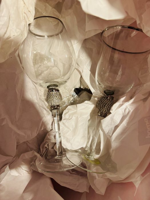 Zestaw nowych pięknych kieliszkow i wysokich szklanek home & you