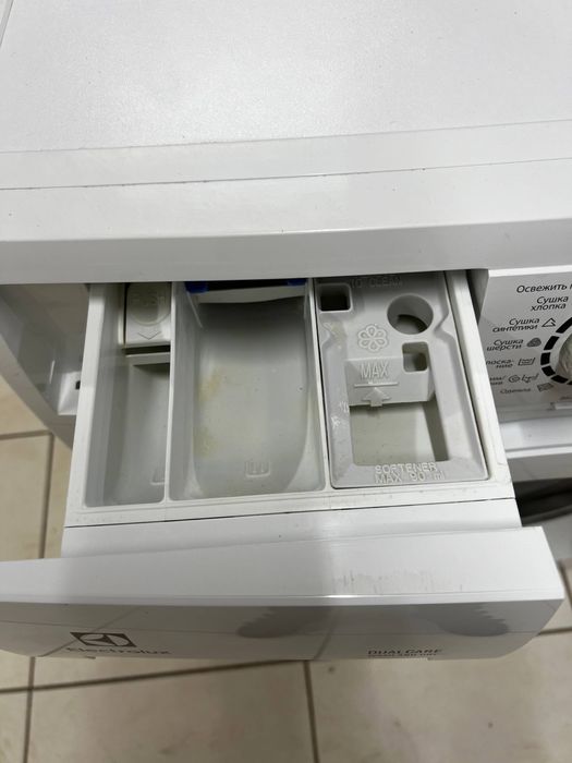 Продам Electrolux Отдельностоящая стиральная машина с СУШКОЙ!