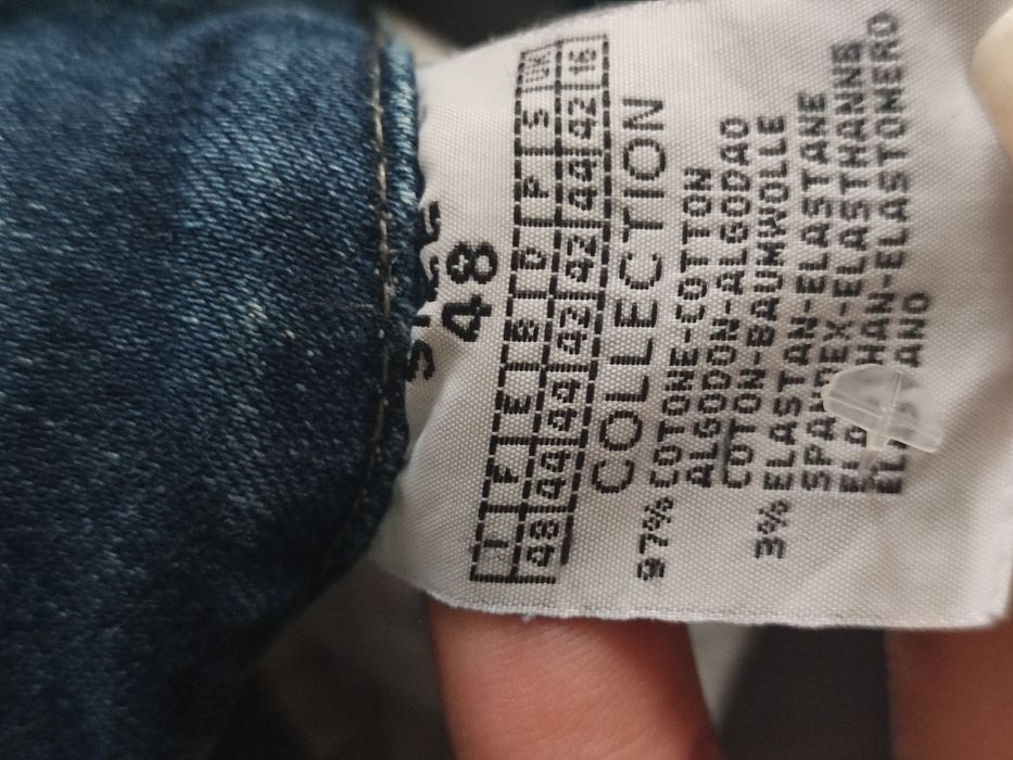 Jeans com fecho no calcanhar tamanho M