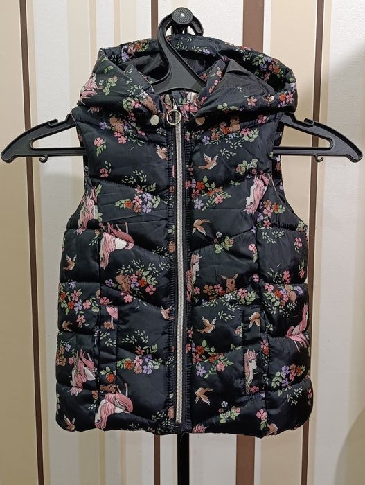 Жилет для дівчинки  H&M 4-6Y