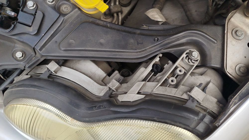 Ótica / farol esquerda MERCEDES-BENZ Classe C Carrinha (S203)