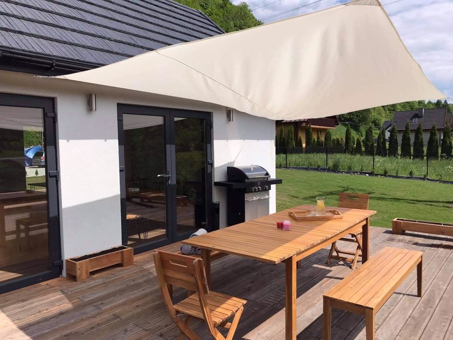 Piękne  domki w gorach  nad brzegiem Dunajca Szczawnica