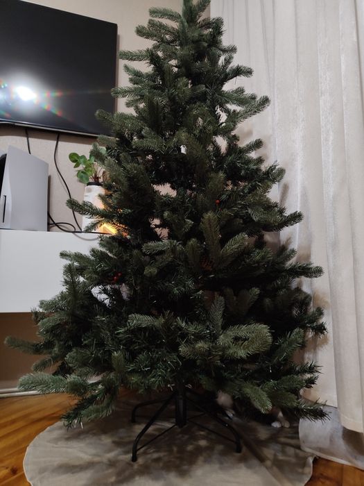 Штучна ялинка 1,8