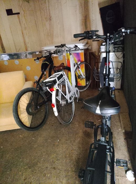 Aceito troca por moto Três bicicletas duas elétricas e uma a gasolina