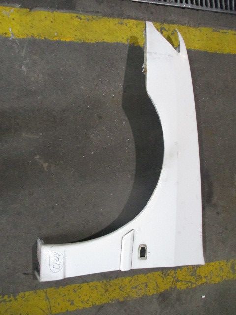 Guarda-lamas esquerdo PEUGEOT 306 (7A, 7C, N3, N5)