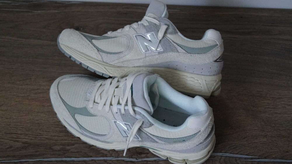 Nowe New Balance 2002R Cream/Grey | Rozmiar 42