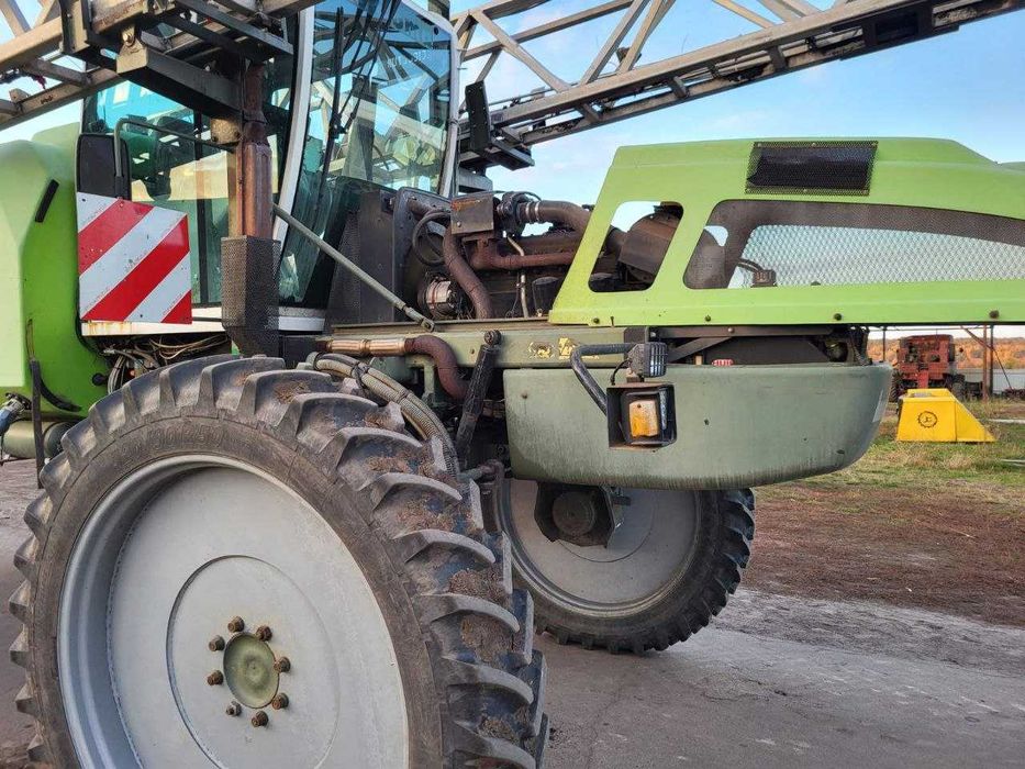 Терміново продам  самохідний сільгосп. оприскувач