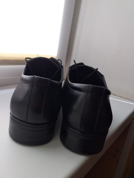 Продам новые кожаные туфли за пол цены