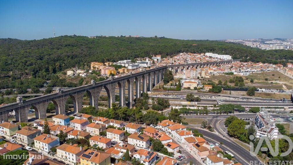 Apartamento T4 em Campolide de 86 m2