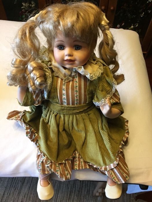 Bonecas de Porcelana c/ s/ suporte