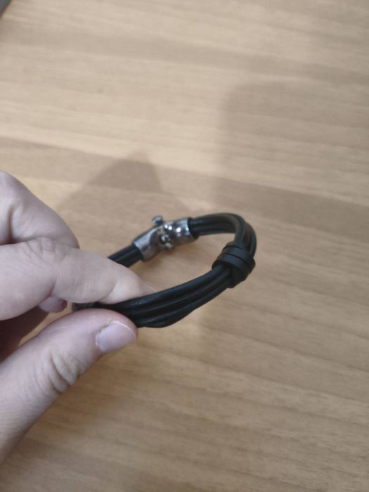 Pulseira unode50 preta em cabedal