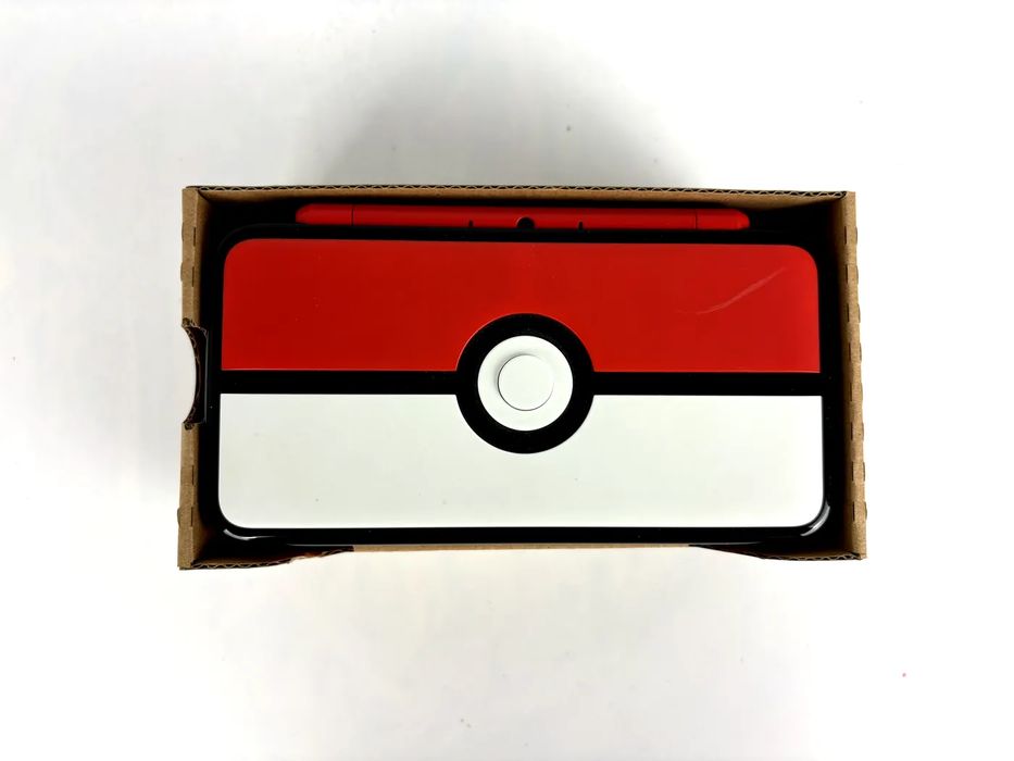 Konsola Nintendo New 2DS XL Pokeball Edition Komplet
