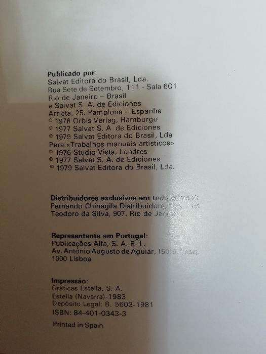 Coleção de livros sobre bricolage