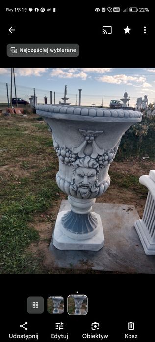 Oryginalne gazony. Biały beton