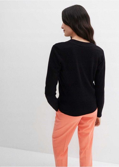 Sweter czarny wiązany