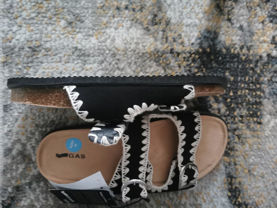 Nowe damskie klapki
