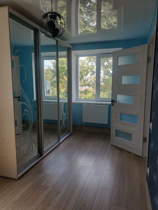 Здається 2 кімнатна квартра район 5/5