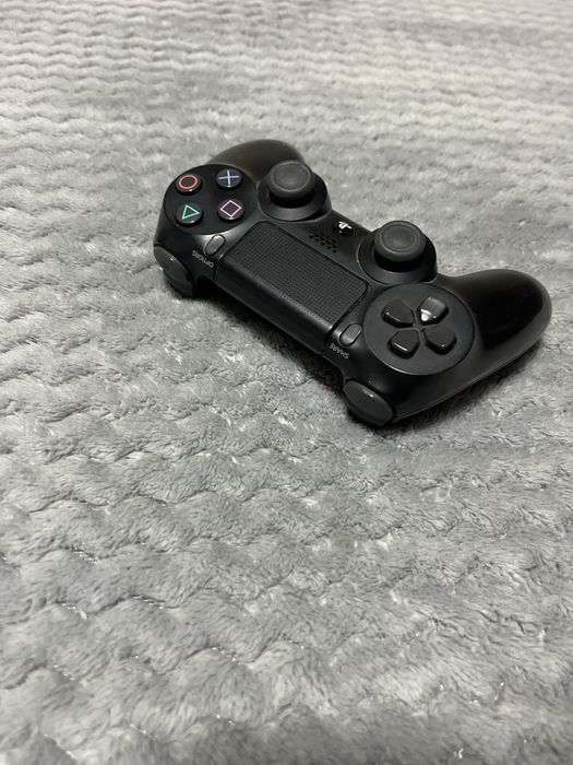 PS4 Slim 1TB com 1 comando