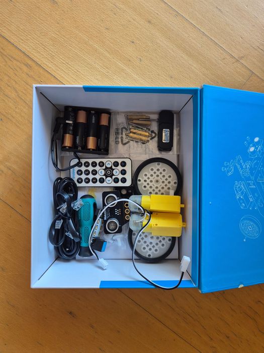 Robot Programável Makeblock mBot com Dongle Bluetooth