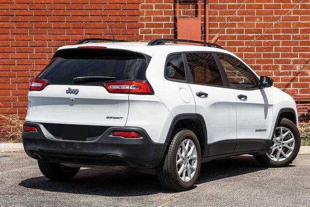 2016 Jeep Cherokee Sport