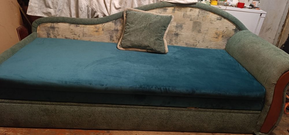 Диван в хорошем состоянии