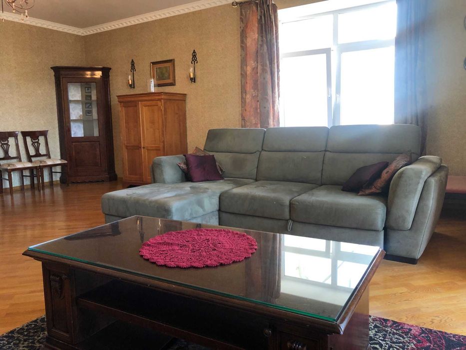 Продам дешево 120м ремонт мебель ЖК Чайка Лобановского метро 10мин