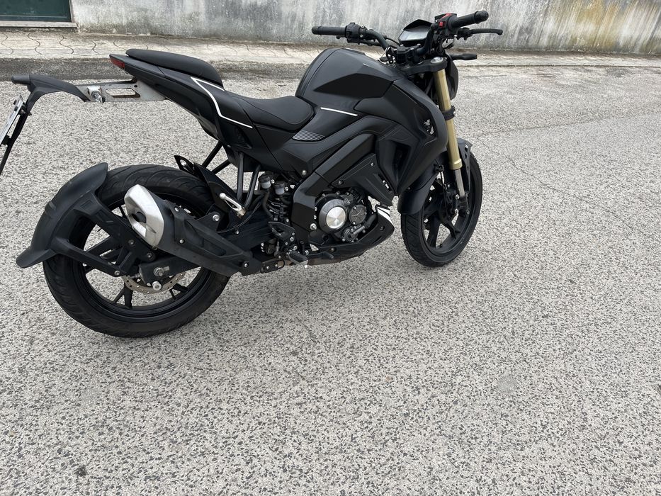 Keeway RKF 125 impecavel