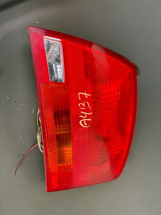 Задні фонарі стопи фари Ауді А4 Б7 Audi A4 B7 в ляду в кузов універсал