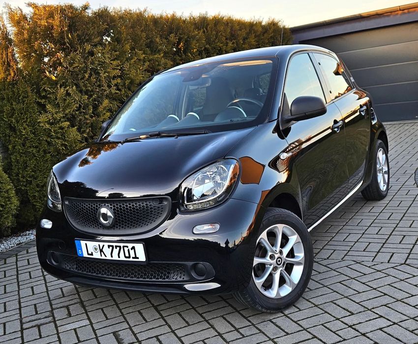 Smart Forfour ## 1.0 *Benzyna *36 tyś km *Alu *LED *Serwisowany OPŁACONY ##